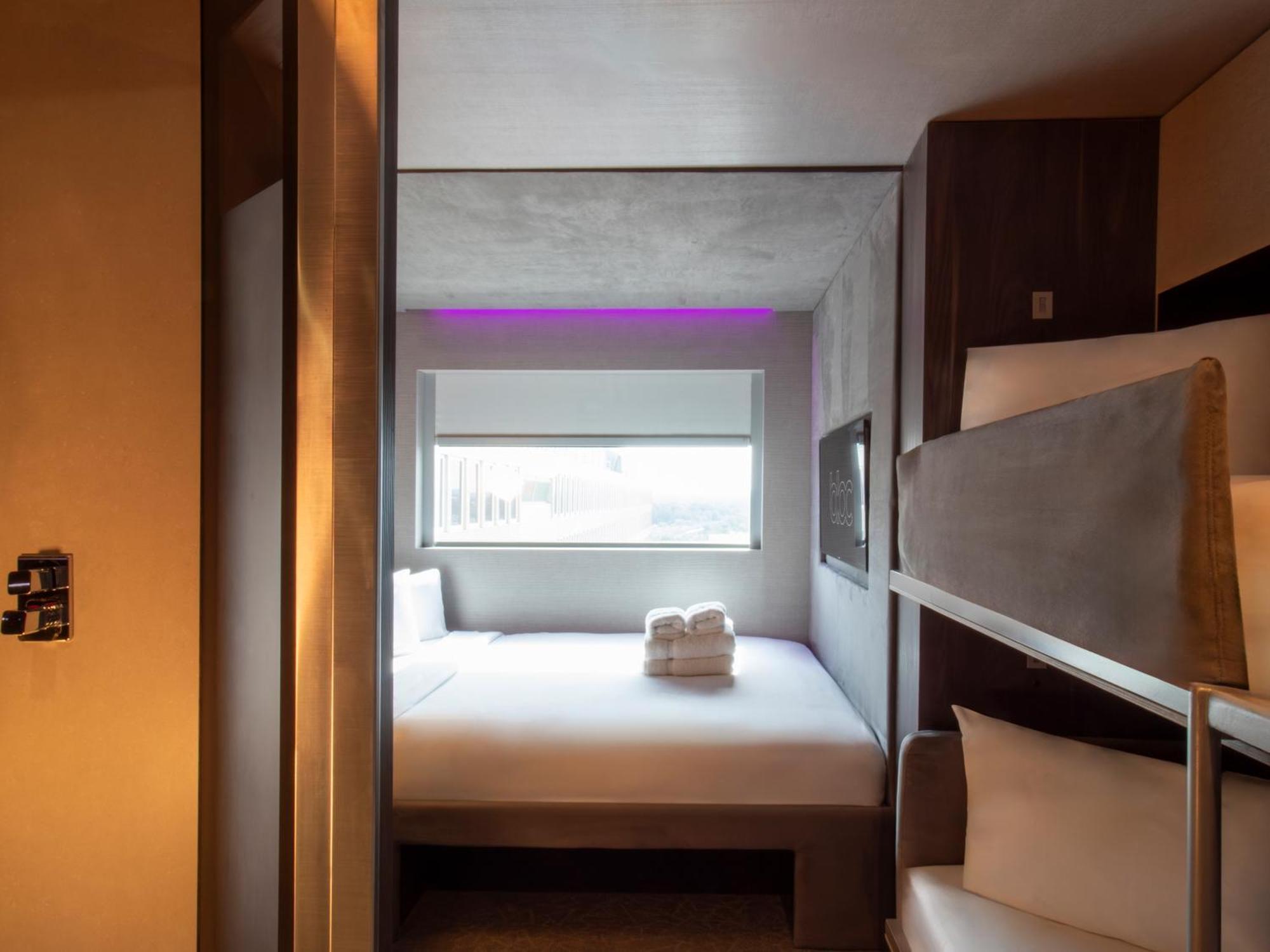 Bloc London Gatwick Airport Hotel 3*