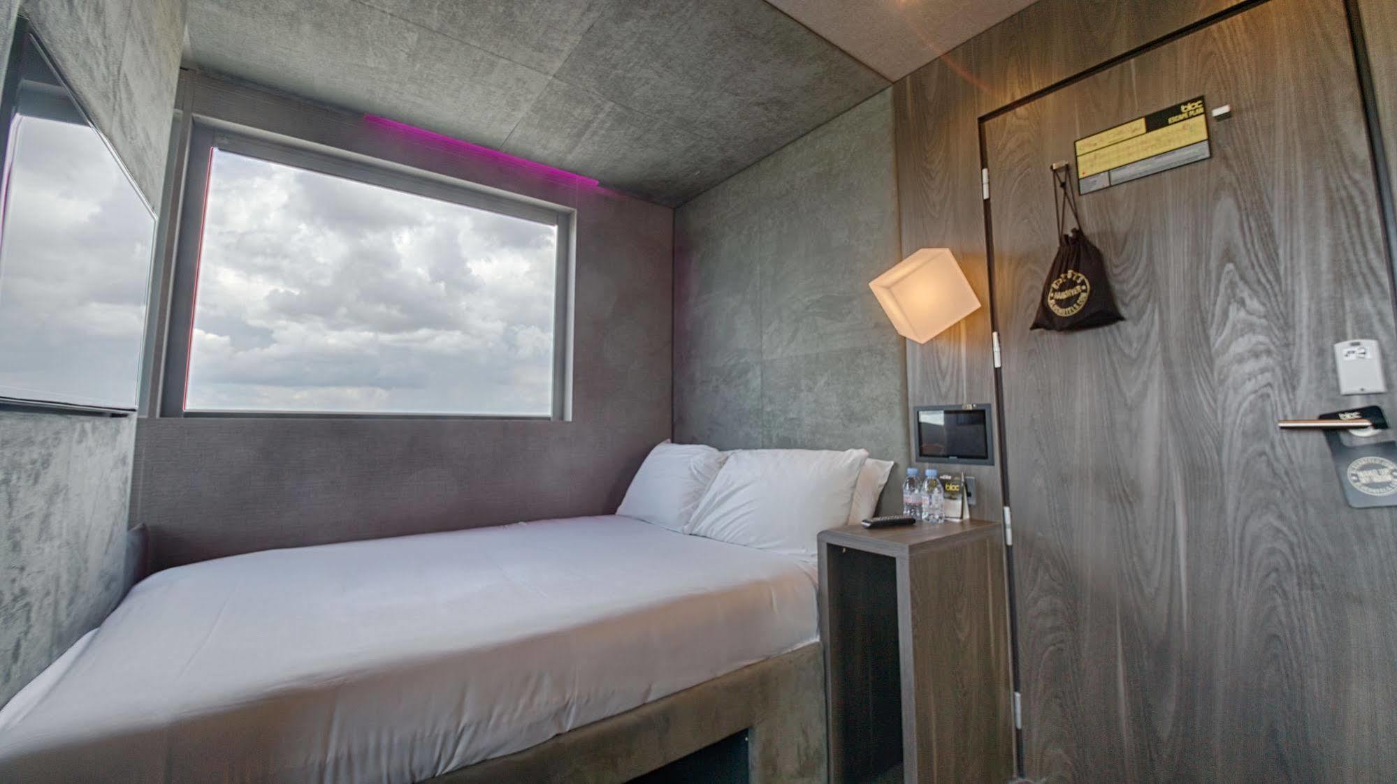 Bloc London Gatwick Airport 3*