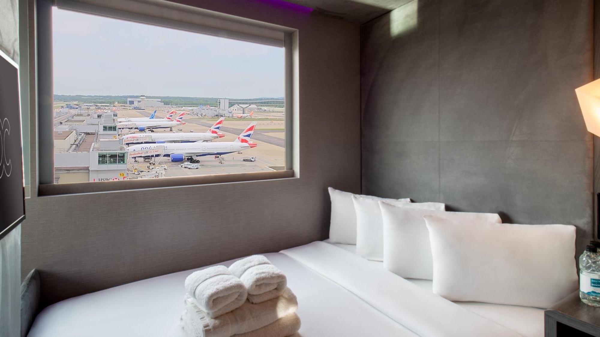 Bloc London Gatwick Airport Hotel 3*