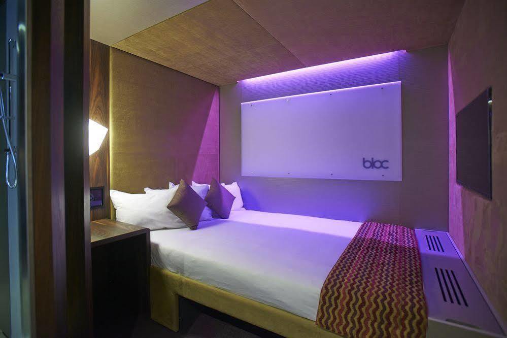 Hotel Bloc London Gatwick Airport 3*