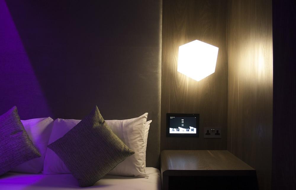 Bloc London Gatwick Airport Hotel