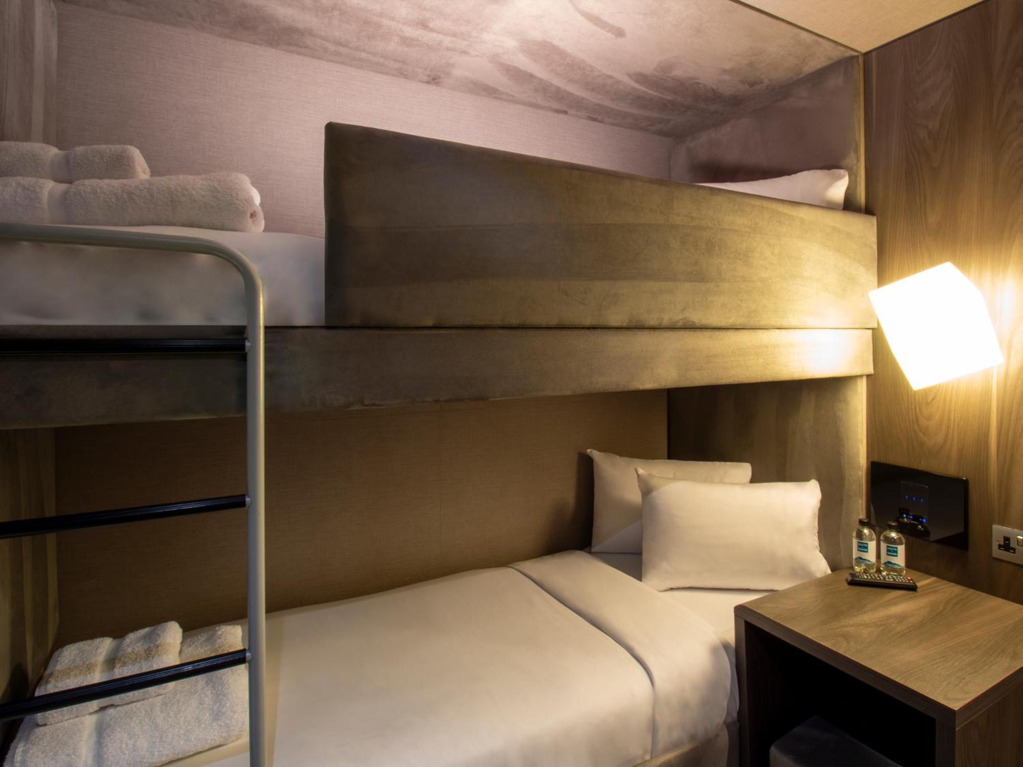 Hotel Bloc London Gatwick Airport